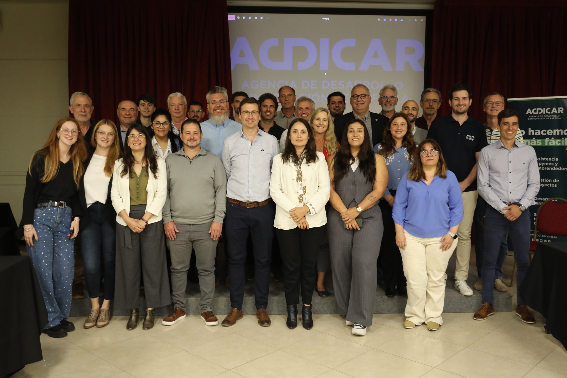 Foto: Miembros de distintas instituciones se hicieron presentes en la Asamblea General Ordinaria de ACDICAR.